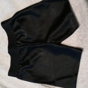 Garanimals 2t black shorts